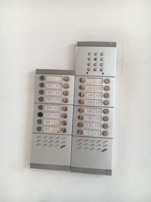 Appartement Simple Et Propre Sfax Luaran gambar